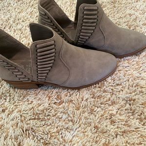 Vince Canute booties size 8W